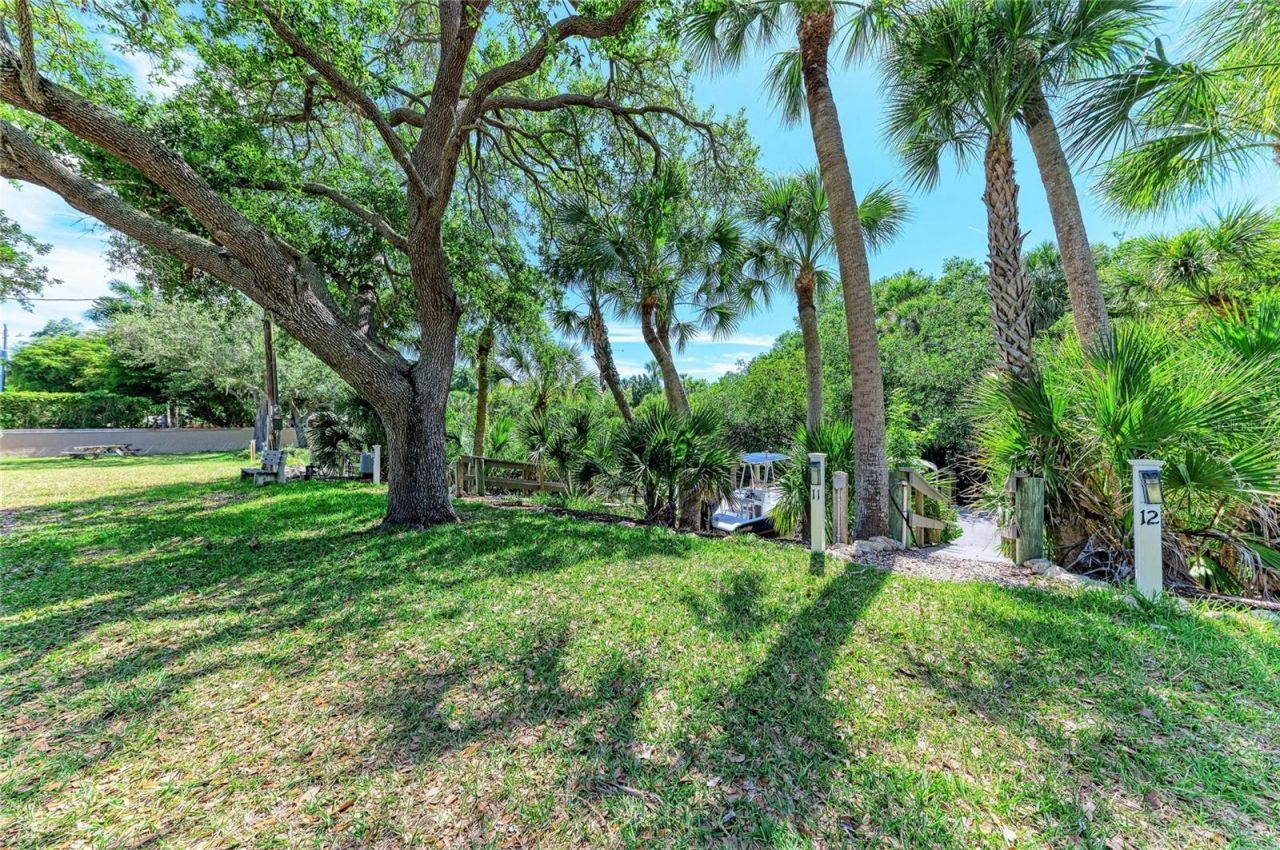 347 Bayshore Drive, Osprey, FL 34229 Photo