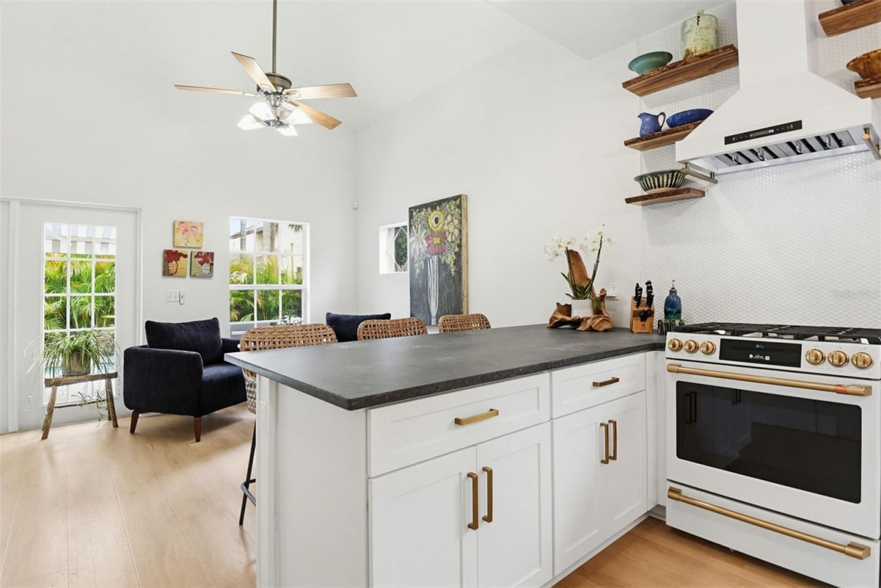 915 Maple Street, New Smyrna Beach, FL 32169 Photo