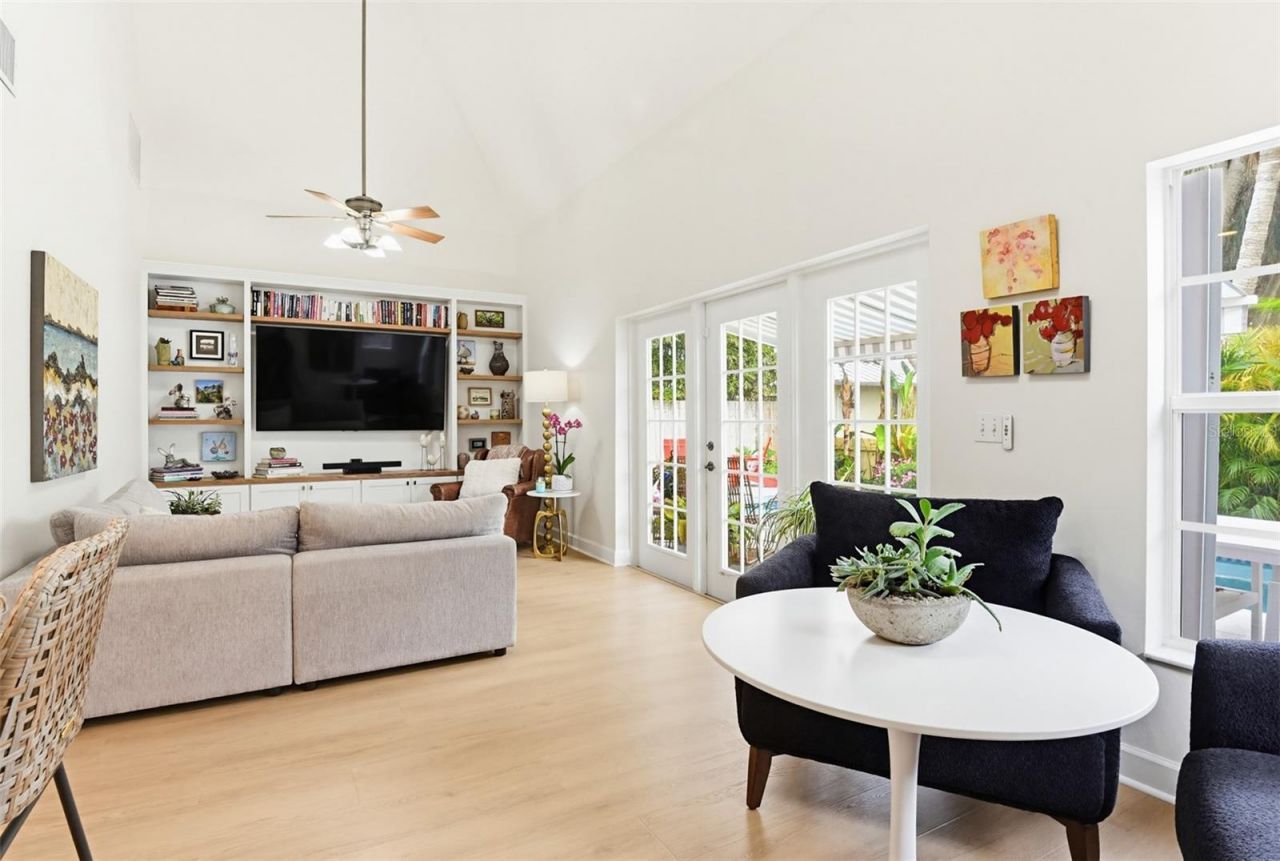 915 Maple Street, New Smyrna Beach, FL 32169 Photo