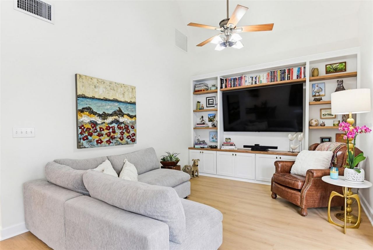 915 Maple Street, New Smyrna Beach, FL 32169 Photo