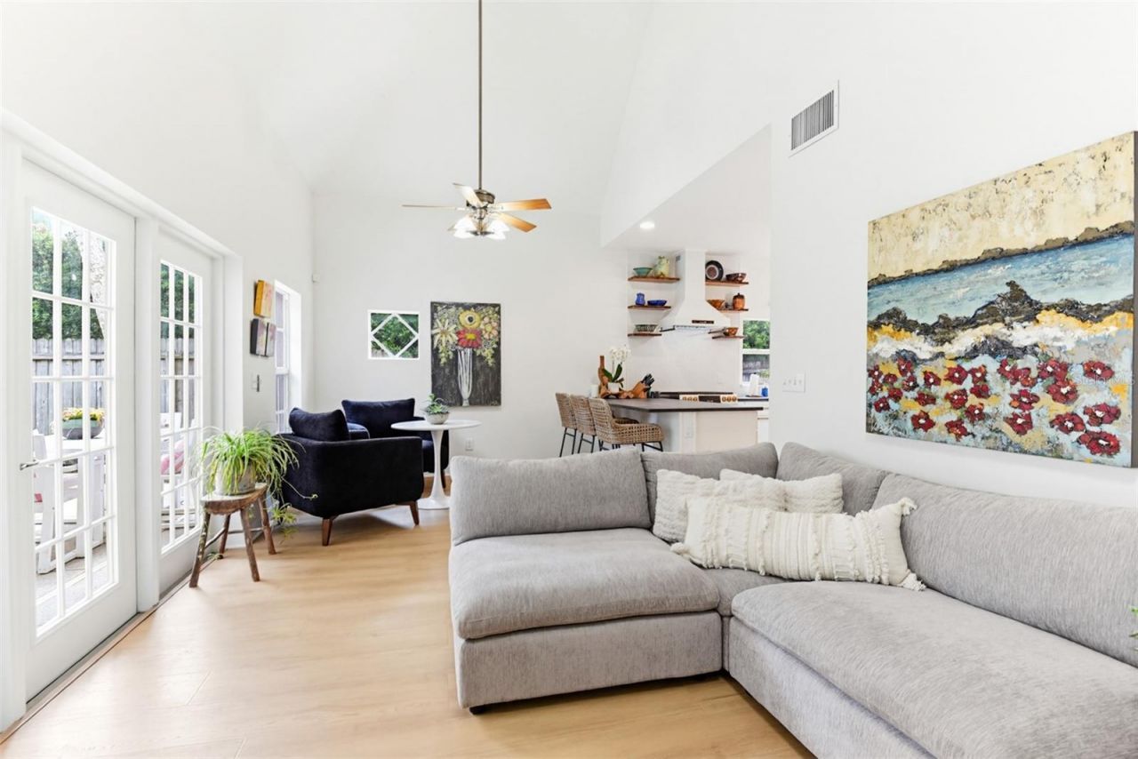 915 Maple Street, New Smyrna Beach, FL 32169 Photo