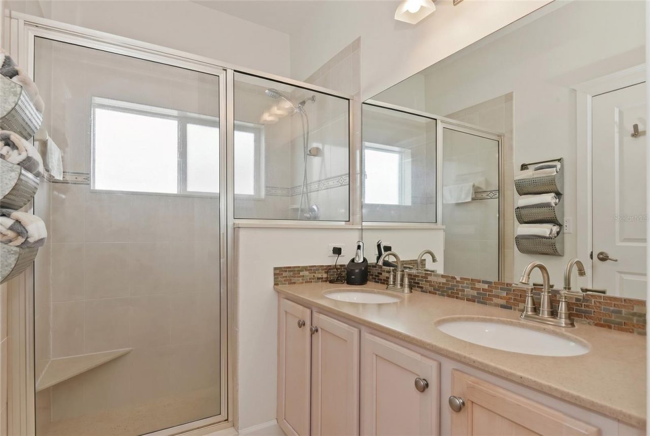 915 Maple Street, New Smyrna Beach, FL 32169 Photo