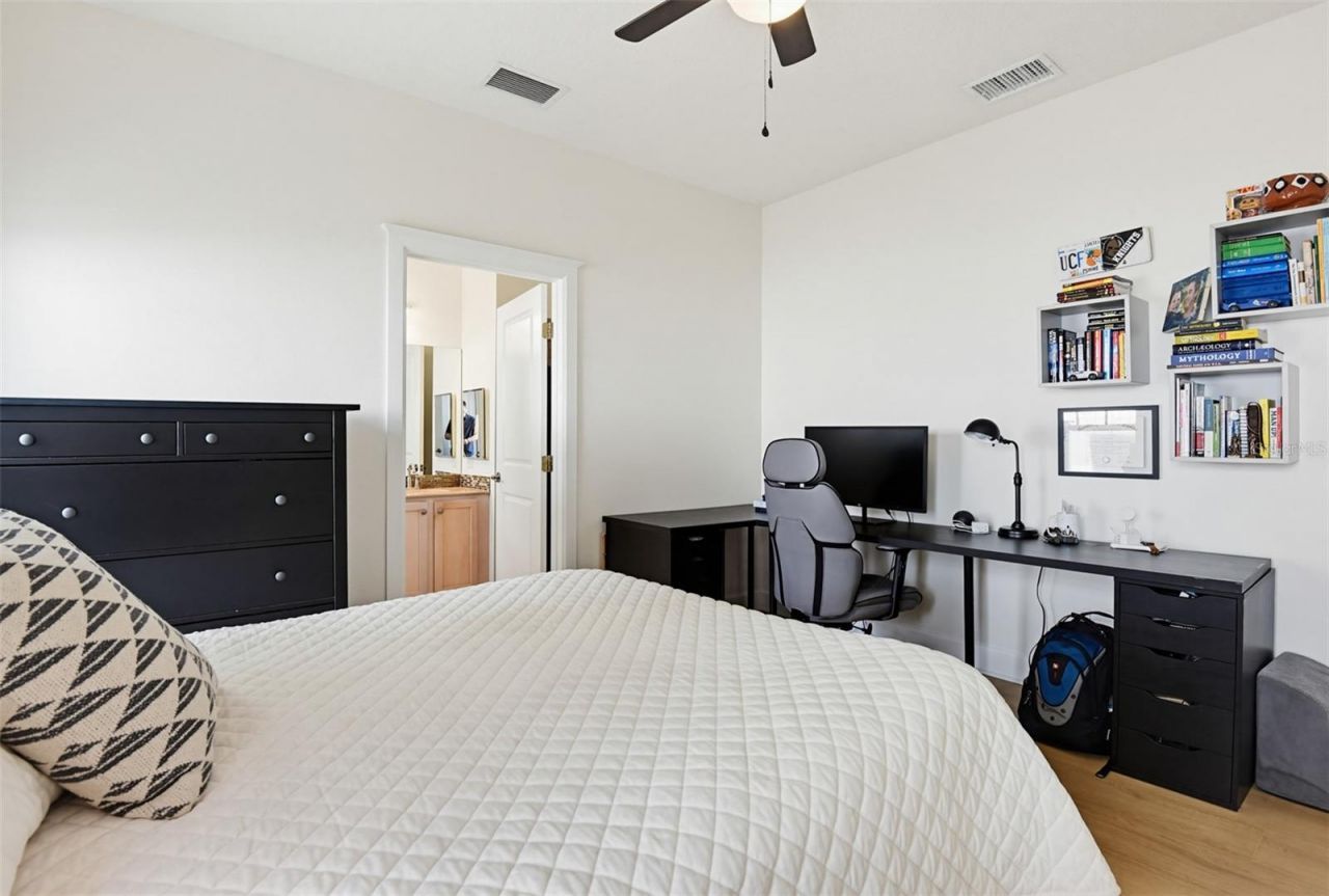 915 Maple Street, New Smyrna Beach, FL 32169 Photo