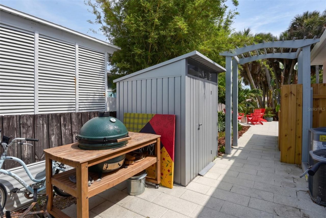 915 Maple Street, New Smyrna Beach, FL 32169 Photo