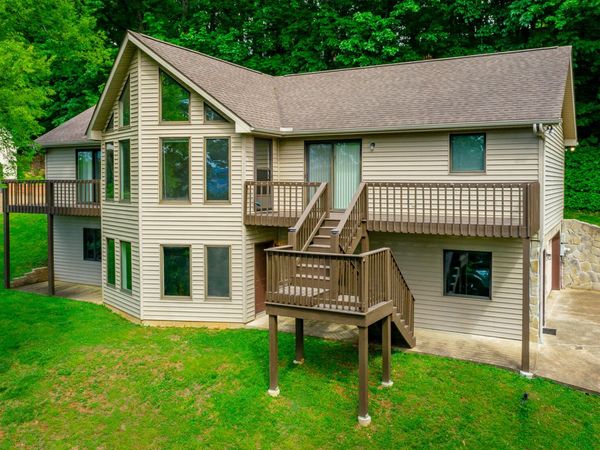 6512 Stonington Drive, Hixson, TN 37343
