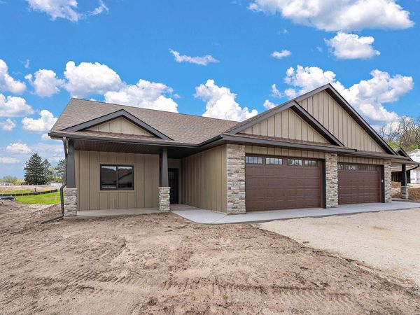 1077 Legend Lane, River Falls, WI 54022