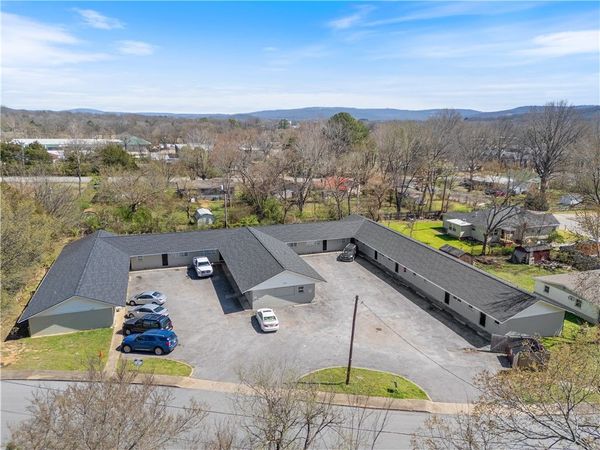 1212 S Dunn Avenue , Fayetteville, AR 72701