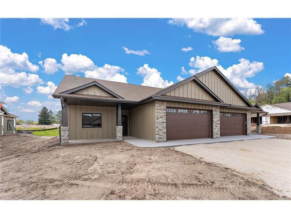 1077 Legend Lane, River Falls, WI 54022