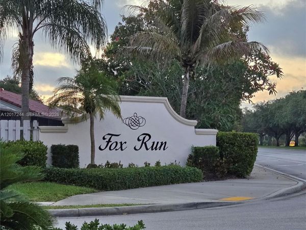 10940 NW 18th Ct, Plantation, FL 33322