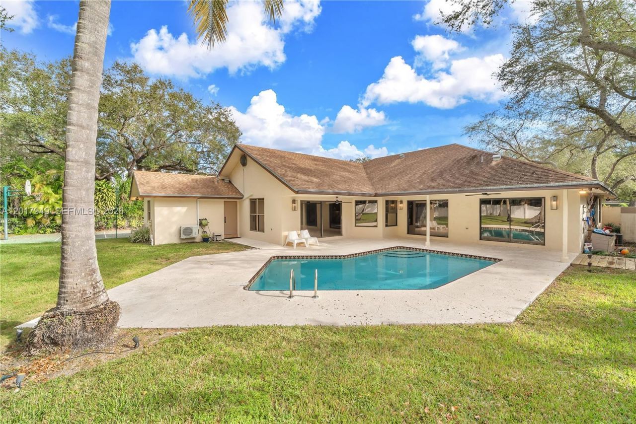 10330 SW 58th Ct, Unit ., Pinecrest, FL 33156 Photo