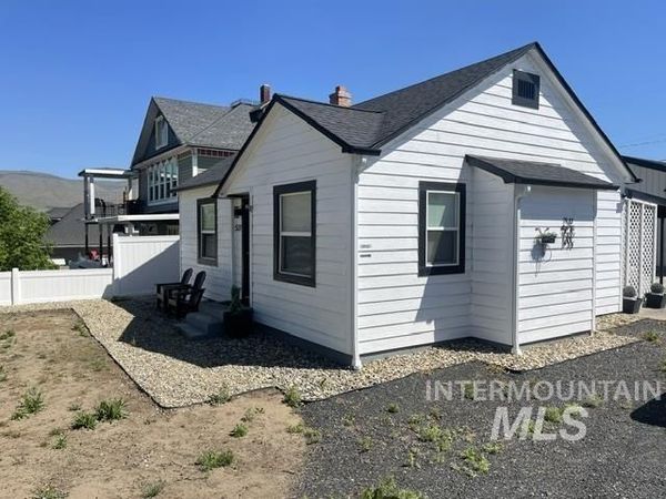 527 26th, Lewiston, ID 83501