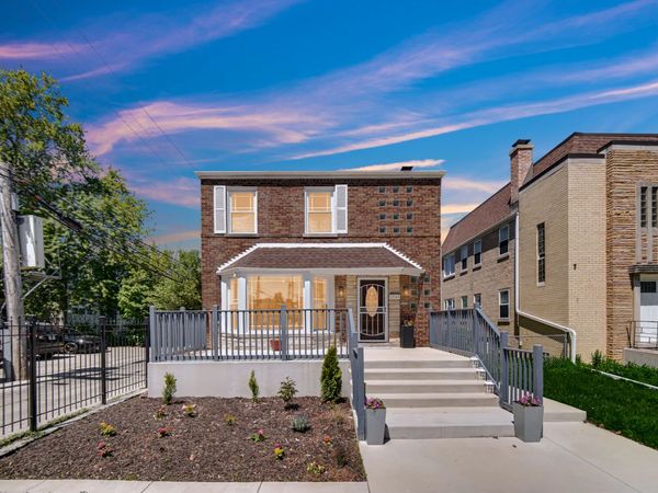 2744 W Catalpa Avenue , Chicago, IL 60625