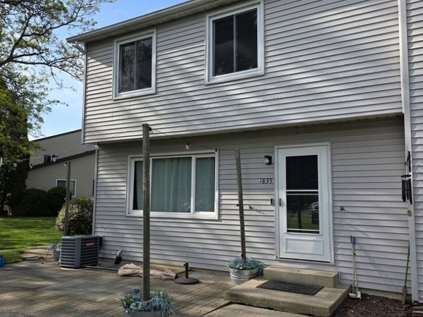 1835 Kerrybrook Court , Unit 1835, Sycamore, IL 60178