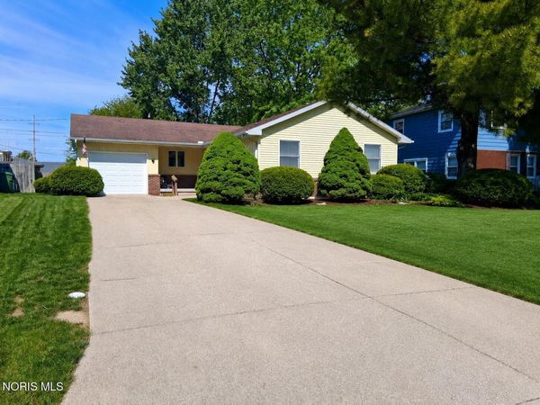 1033 Revere Drive , Bowling Green, OH 43402