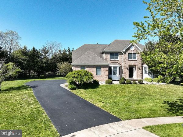18 WILLOW COURT , MANAHAWKIN, NJ 08050