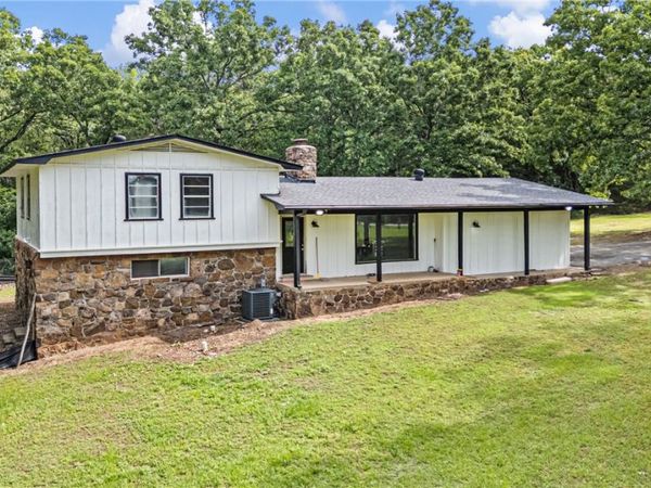 1878 Paradise Acres Road , Russellville, AR 72802