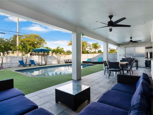632 S Crescent Dr , Hollywood, FL 33021