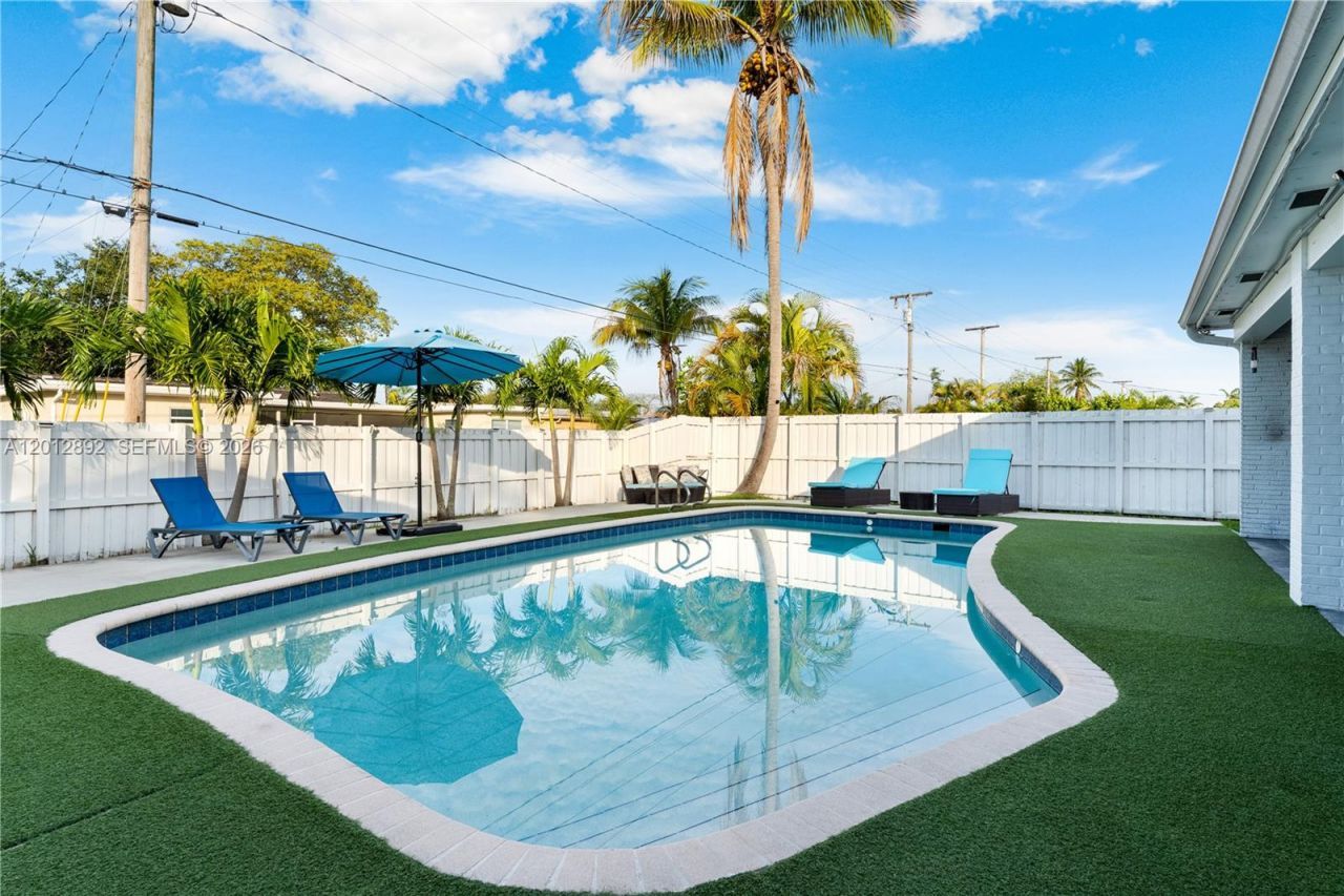 632 S Crescent Dr , Hollywood, FL 33021 Photo