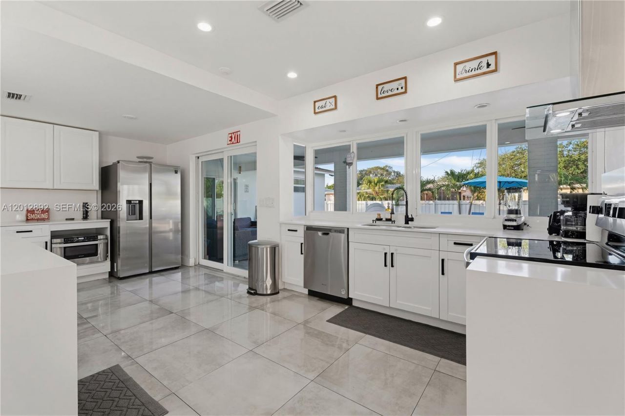 632 S Crescent Dr , Hollywood, FL 33021 Photo