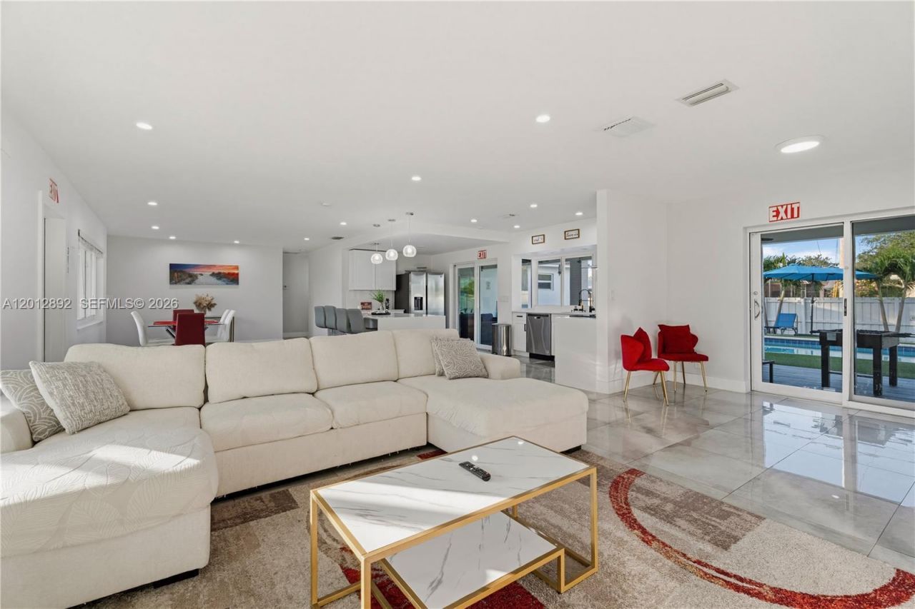 632 S Crescent Dr , Hollywood, FL 33021 Photo