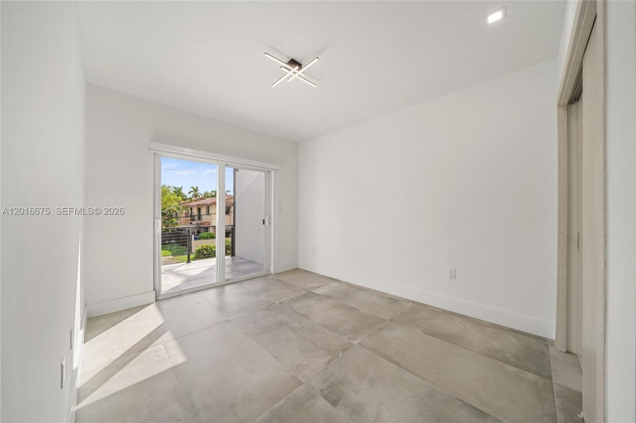 3431 - 3433 SW 16 Ter , Miami, FL 33145 Photo
