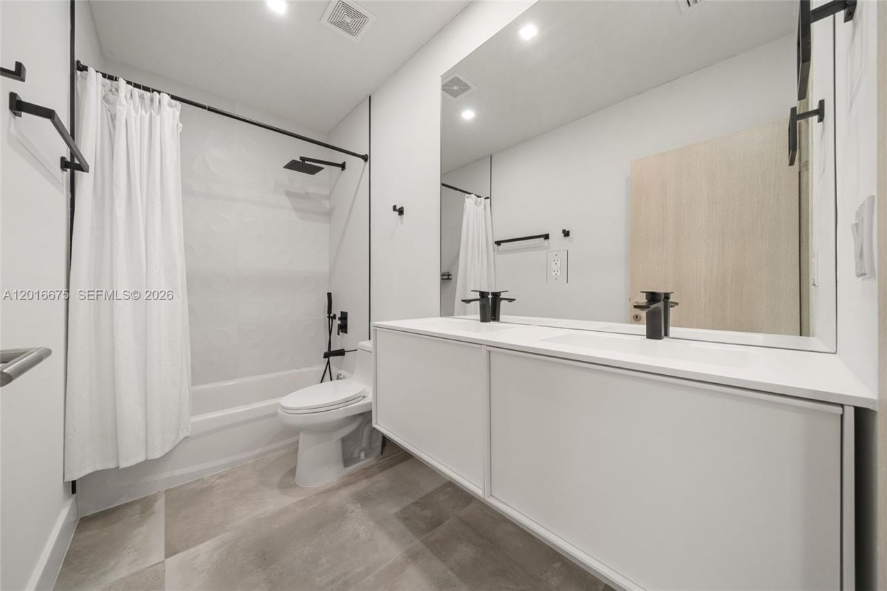 3431 - 3433 SW 16 Ter , Miami, FL 33145 Photo