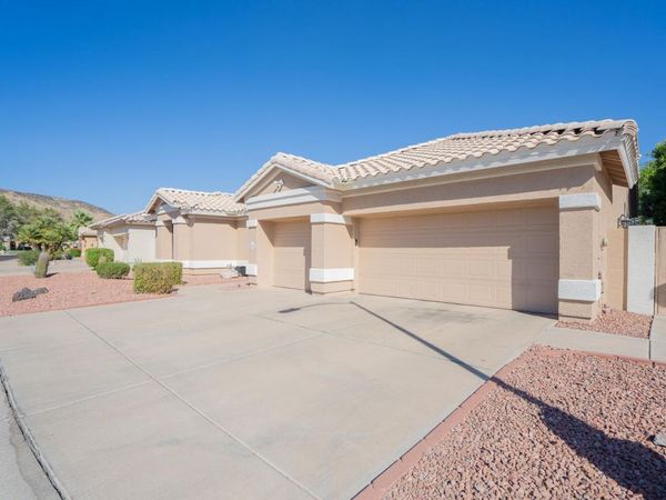 6123 W Louise Drive, Glendale, AZ 85310