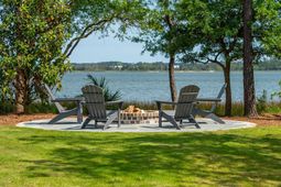 401 Wayfaring Point photo 4