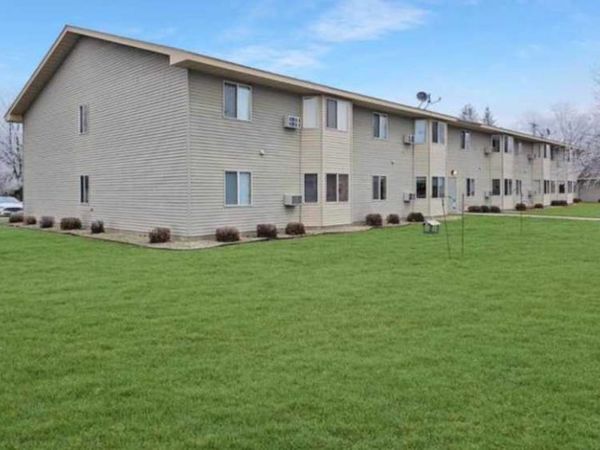 150 Coleman Avenue E, Unit 207, Eden Valley, MN 55329