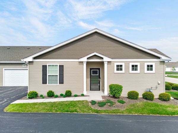 1021 Crestview Lane , Pingree Grove, IL 60140