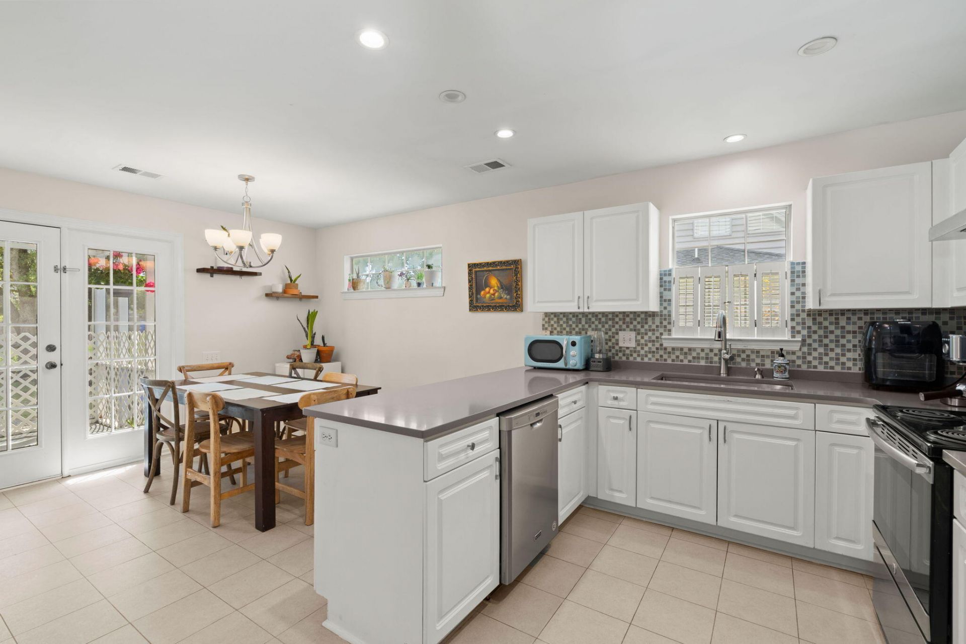 3225 Queensgate Way Photo 10