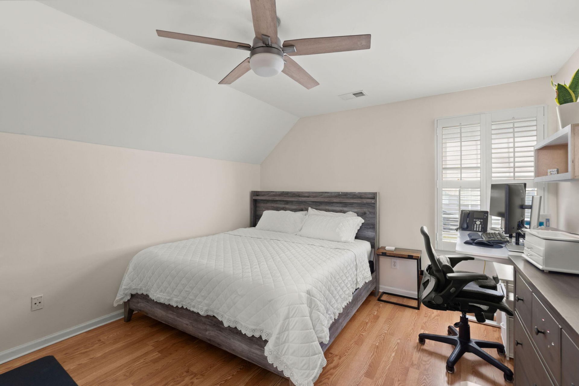 3225 Queensgate Way Photo 21