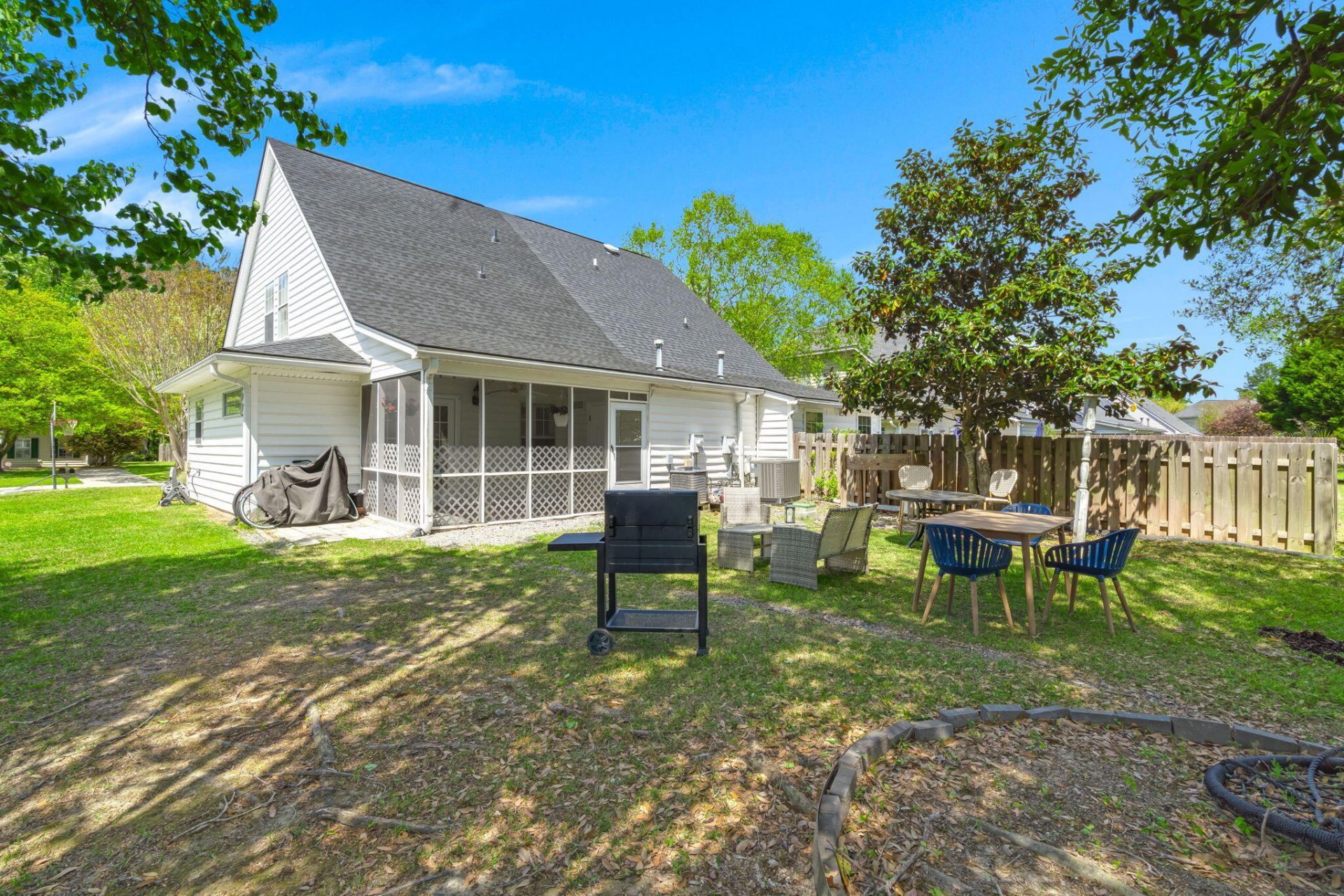 3225 Queensgate Way Photo 24