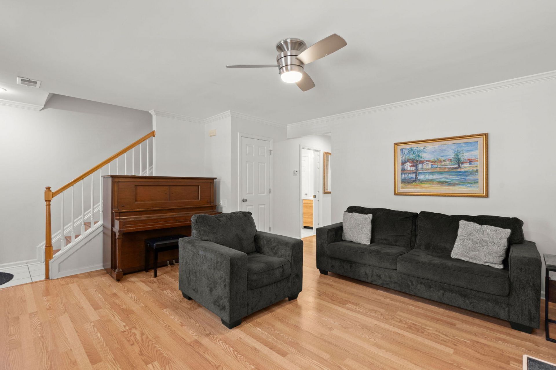 3225 Queensgate Way Photo 6