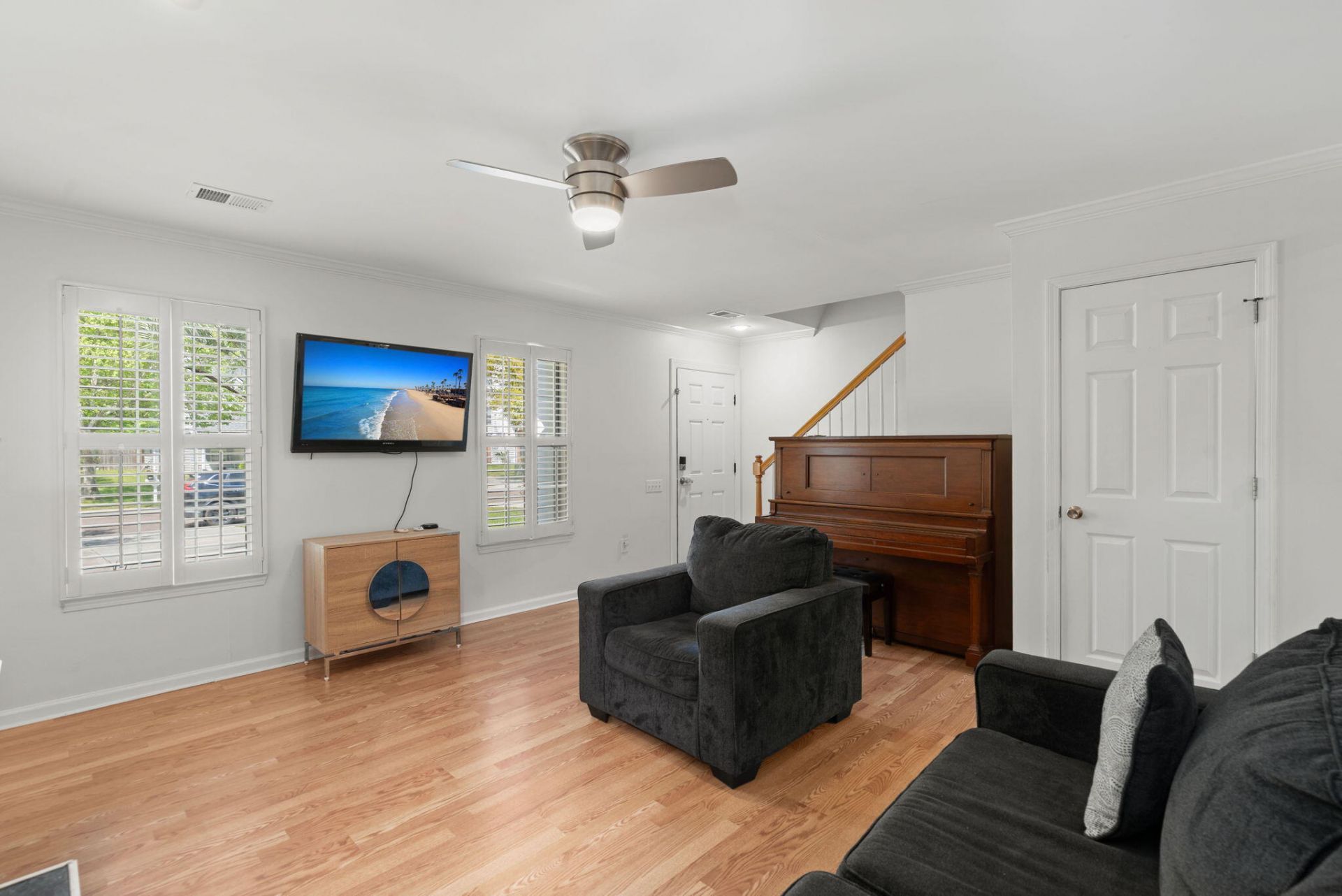 3225 Queensgate Way Photo 7