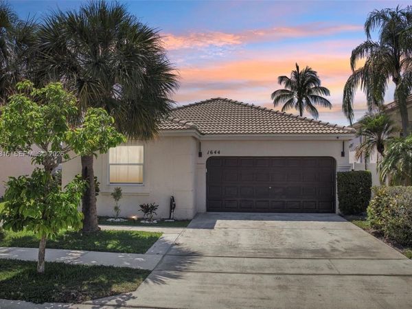 1644 NW 158th Ln , Pembroke Pines, FL 33028