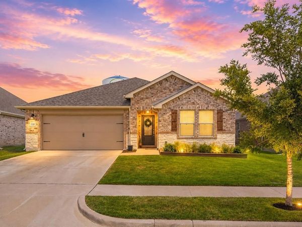 1501 Pleasant Knoll Trail, Aubrey, TX 76227