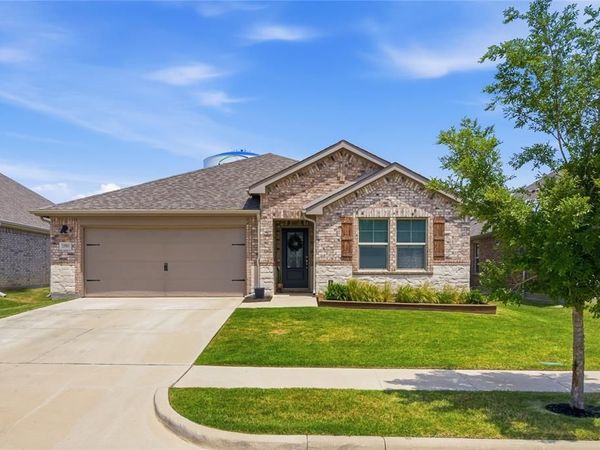 1501 Pleasant Knoll Trail, Aubrey, TX 76227