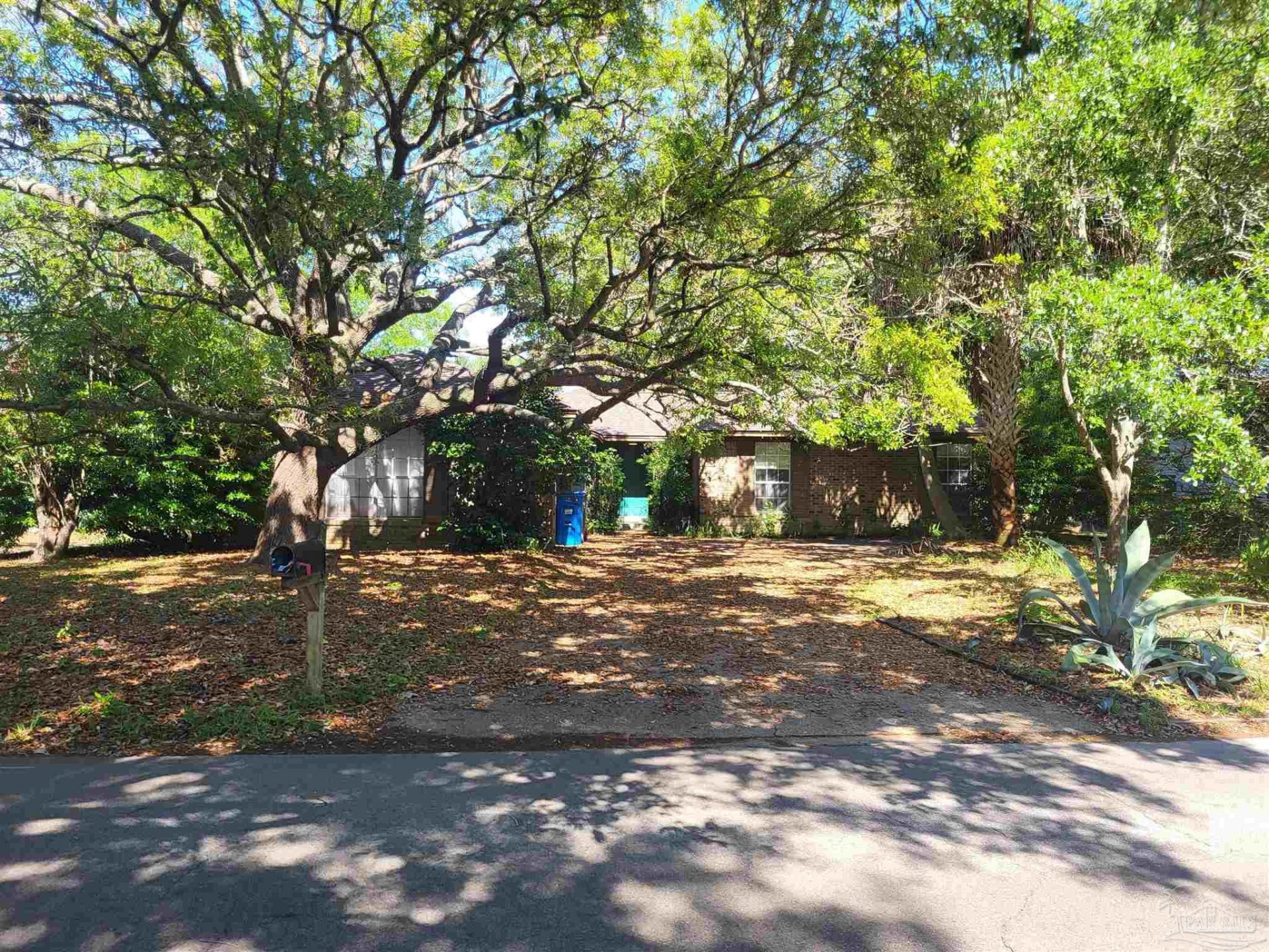 1020 Great Oaks Dr, Gulf Breeze, FL 32563 Main Photo