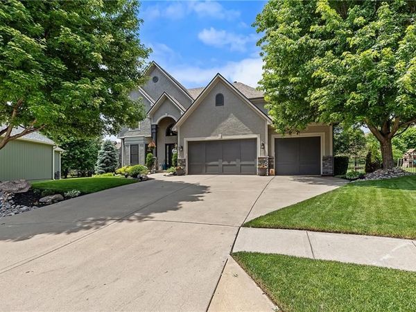 5816 Longview Street, Shawnee, KS 66218