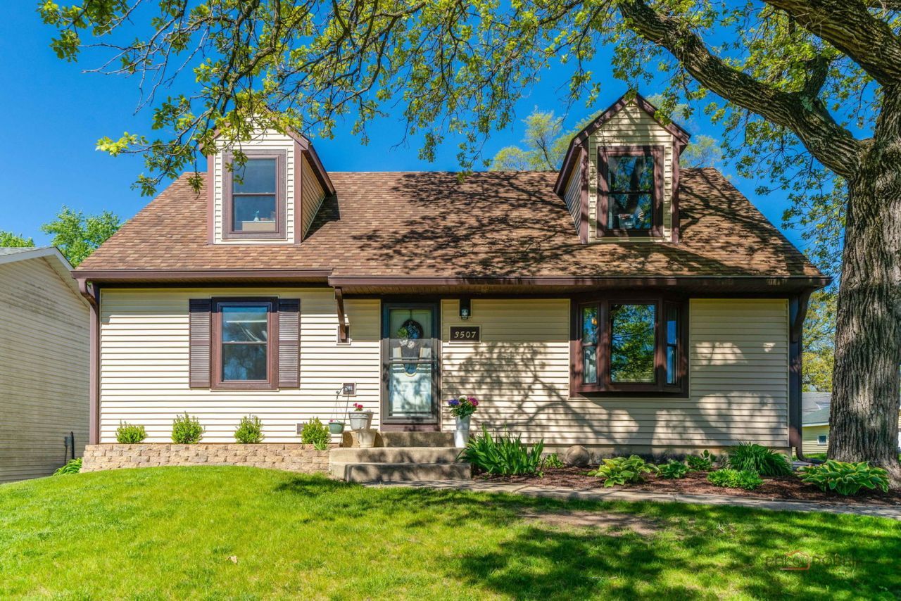 3507 Greenleaf Avenue, Island Lake, IL 60042 Main Photo