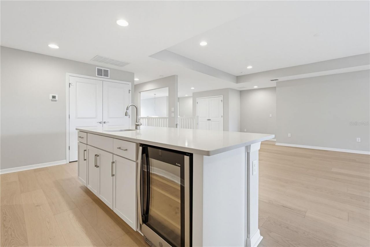 9608 Sorbonne Loop, Seffner, FL 33584 Photo