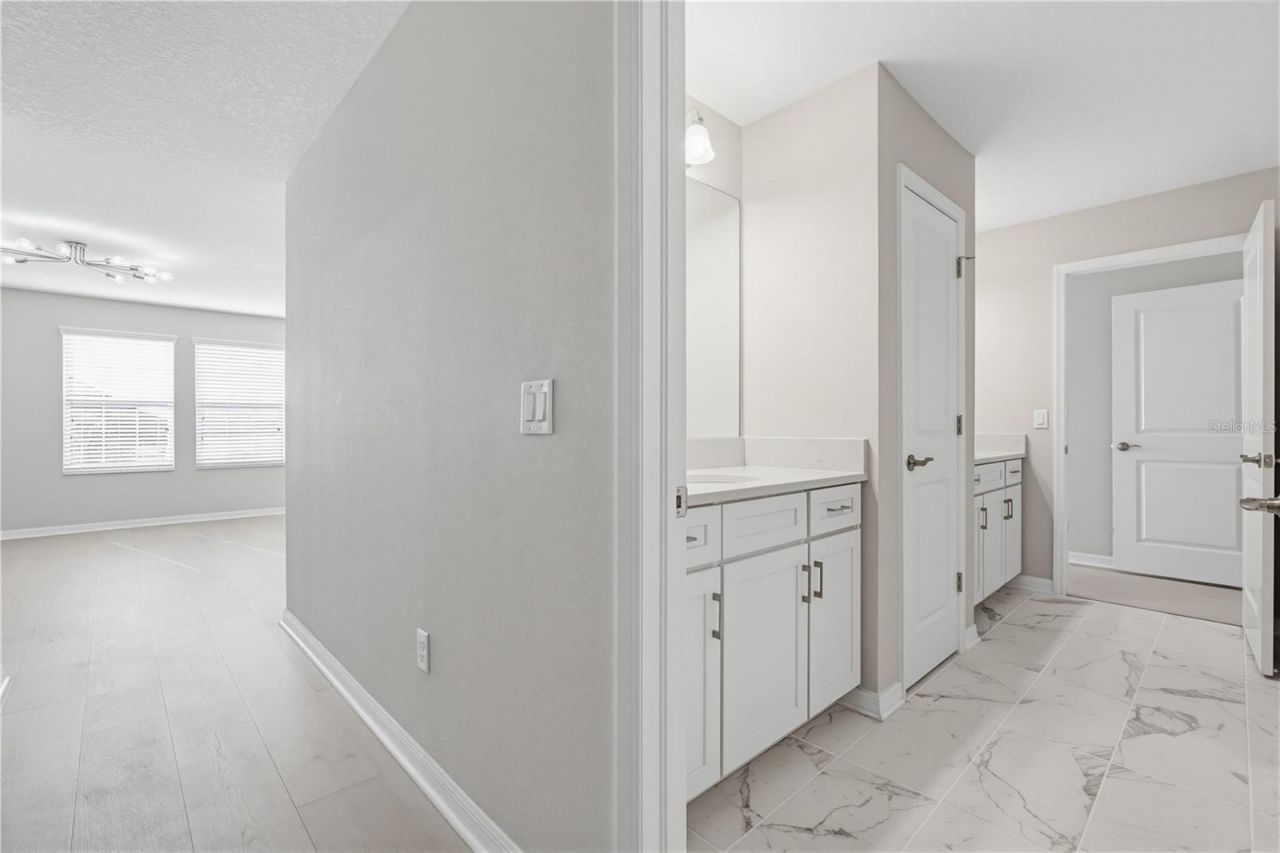 9608 Sorbonne Loop, Seffner, FL 33584 Photo