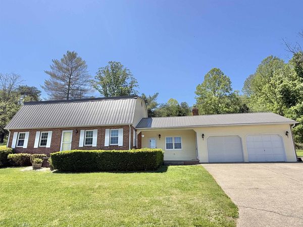 17 Varner Drive, Wayne, WV 25570
