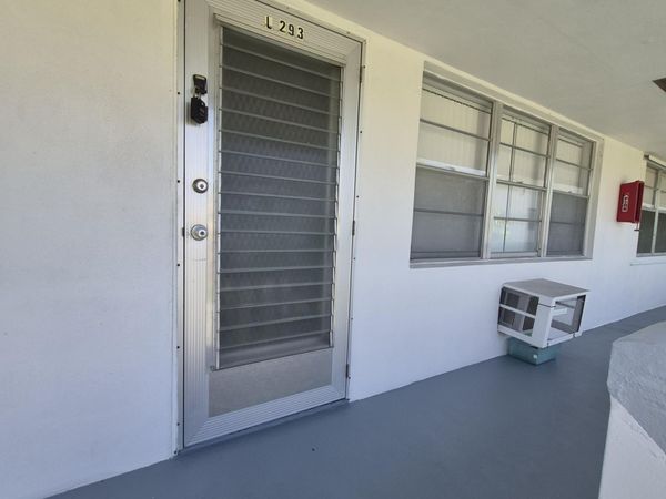 293 Sheffield L, Unit 2930, West Palm Beach, FL 33417