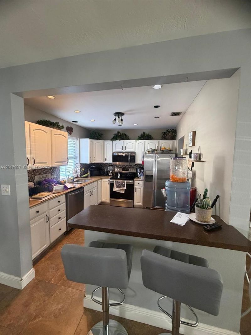 621 SW 71st Ter , Pembroke Pines, FL 33023 Photo