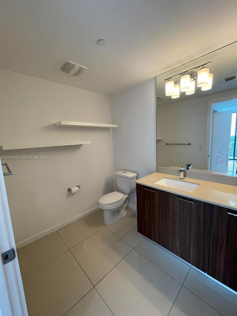 5300 Paseo Blvd , Unit 604, Doral, FL 33166 Photo