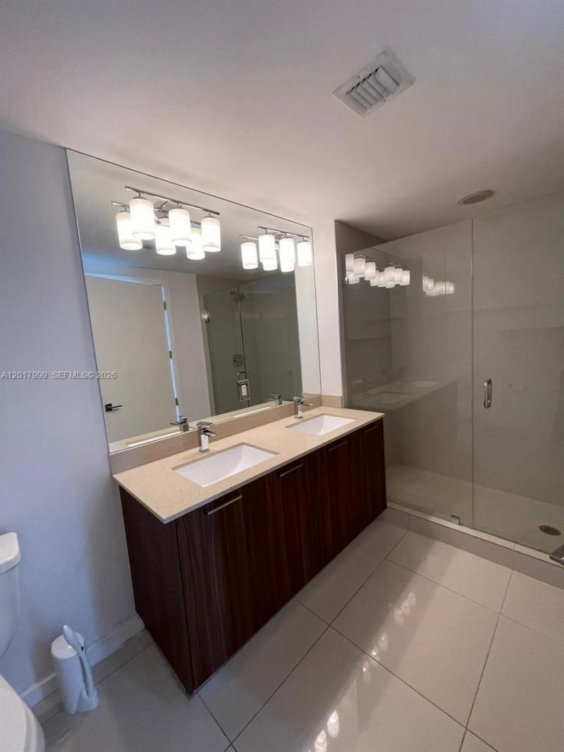 5300 Paseo Blvd , Unit 604, Doral, FL 33166 Photo