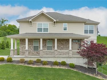 225 Pointe Oakwood Way, Oakwood, OH 45409