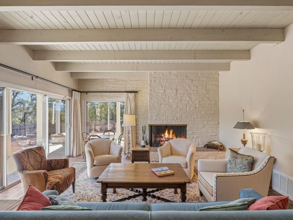 1041 Mansion Ridge Road, Santa Fe, NM 87501